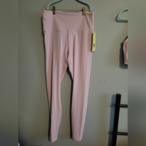 Women's Pink Activewear Set. All In Motion. Target. New With Tags - Picture 4 of 14